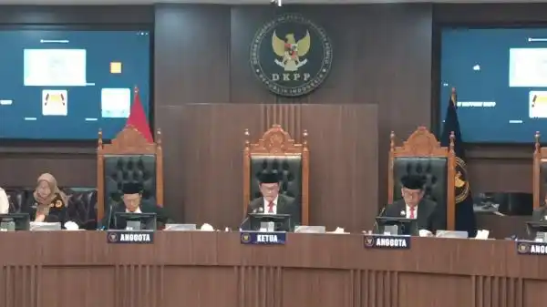 DKPP Terima Dua Aduan Etik Terkait Syarat Pendidikan Gibran