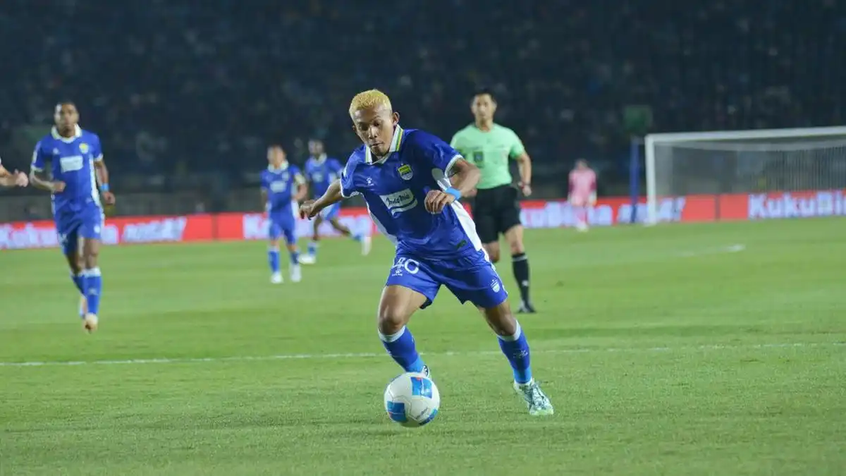 Persib Bangkit dari Ketertinggalan Dua Gol dan Tahan Dewa United 2-2 Persib Bangkit dari Ketertinggalan Dua Gol dan Tahan Dewa United 2-2