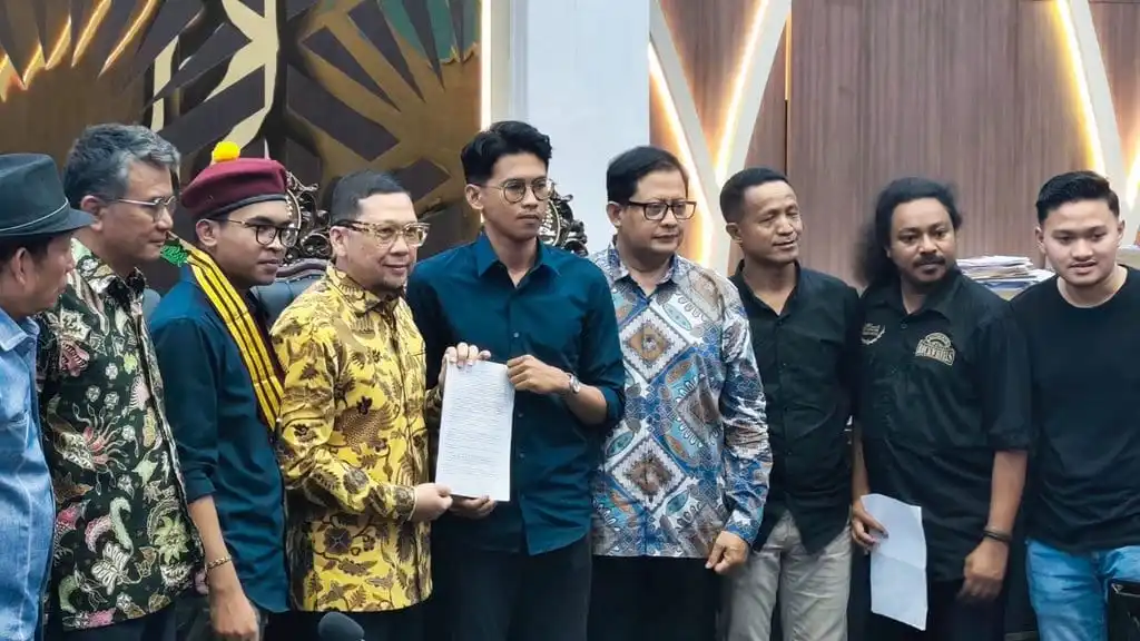 Desakan Hak Angket DPR atas Putusan MK soal Ijazah Gibran Desakan Hak Angket DPR atas Putusan MK soal Ijazah Gibran
