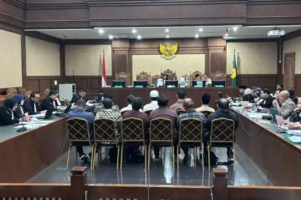 Kesaksian Travel dalam Sidang Kuota Haji: 34 Jemaah Berangkat Tanpa Antrean pada 2024 Kesaksian Travel dalam Sidang Kuota Haji: 34 Jemaah Berangkat Tanpa Antrean pada 2024