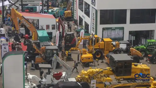 Pembiayaan Alat Berat Tertekan, Proyek Energi Terbarukan Jadi Harapan Baru