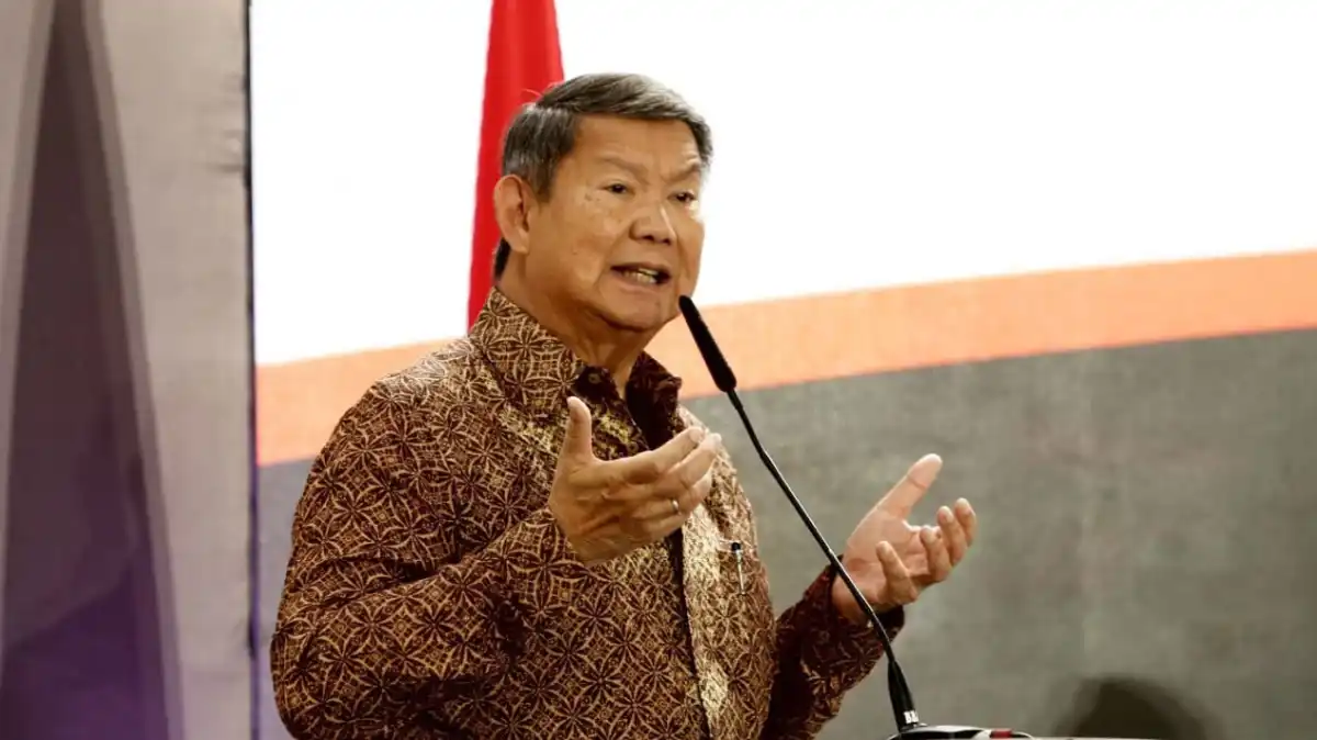 Hashim Ungkap Rencana Ponsel Gratis dengan Rekening Digital bagi Warga Hashim Ungkap Rencana Ponsel Gratis dengan Rekening Digital bagi Warga