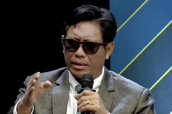 Yafet Rissy Soroti Risiko Pengagungan Ijazah dalam Polemik Pendidikan Gibran Yafet Rissy Soroti Risiko Pengagungan Ijazah dalam Polemik Pendidikan Gibran