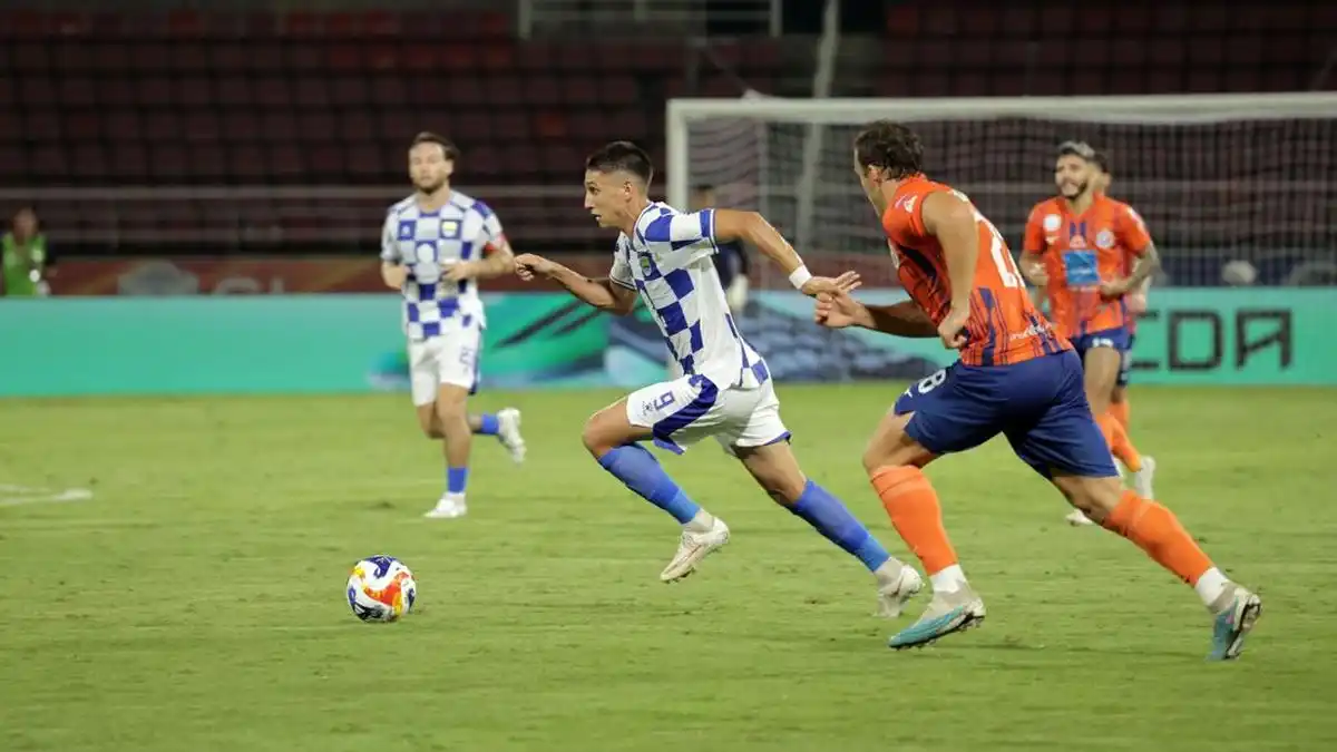 Velizar Popov Waspadai Kekuatan Persib Menjelang Duel di ACL 2