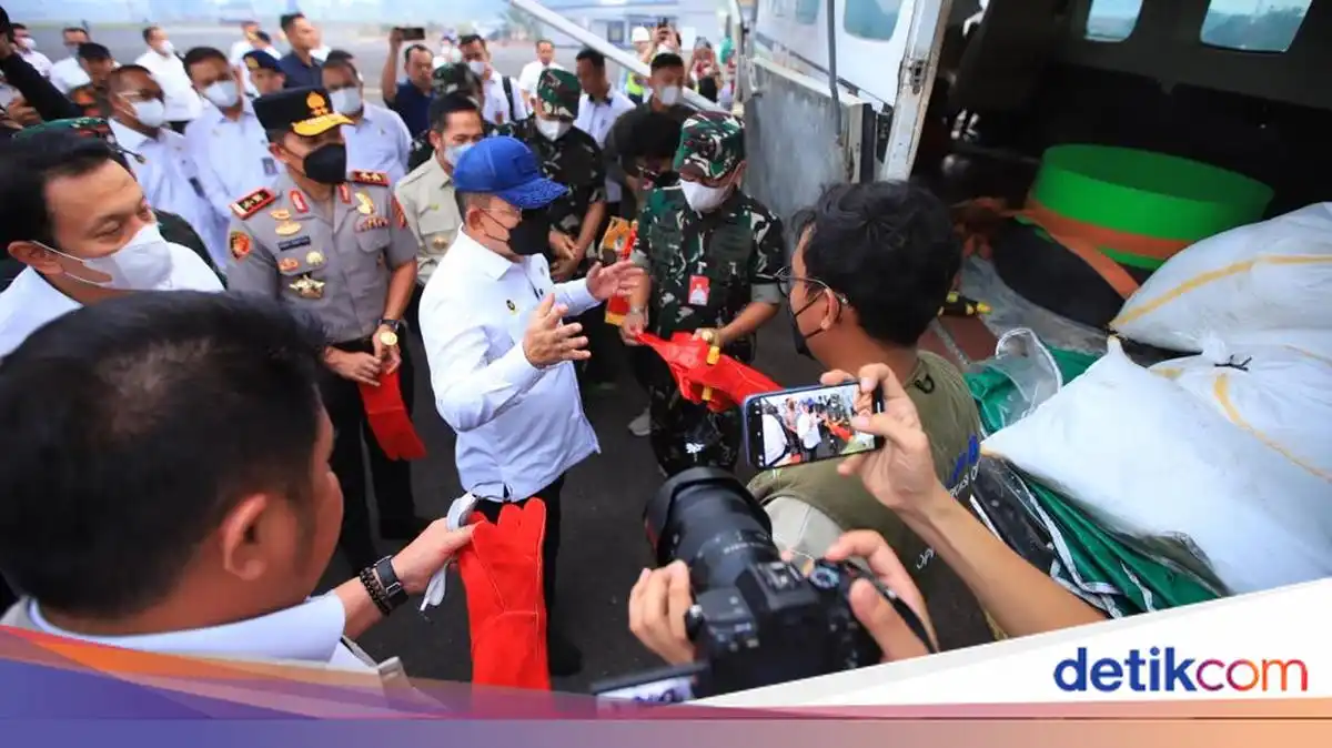 Sumsel Siapkan Uji Sebar 1,5 Ton Es Kering untuk Menangani Kabut Asap Sumsel Siapkan Uji Sebar 1,5 Ton Es Kering untuk Menangani Kabut Asap