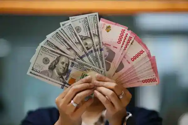 Rupiah Melemah Terbatas di Tengah Penguatan Dolar AS, BI Pantau Tekanan Global