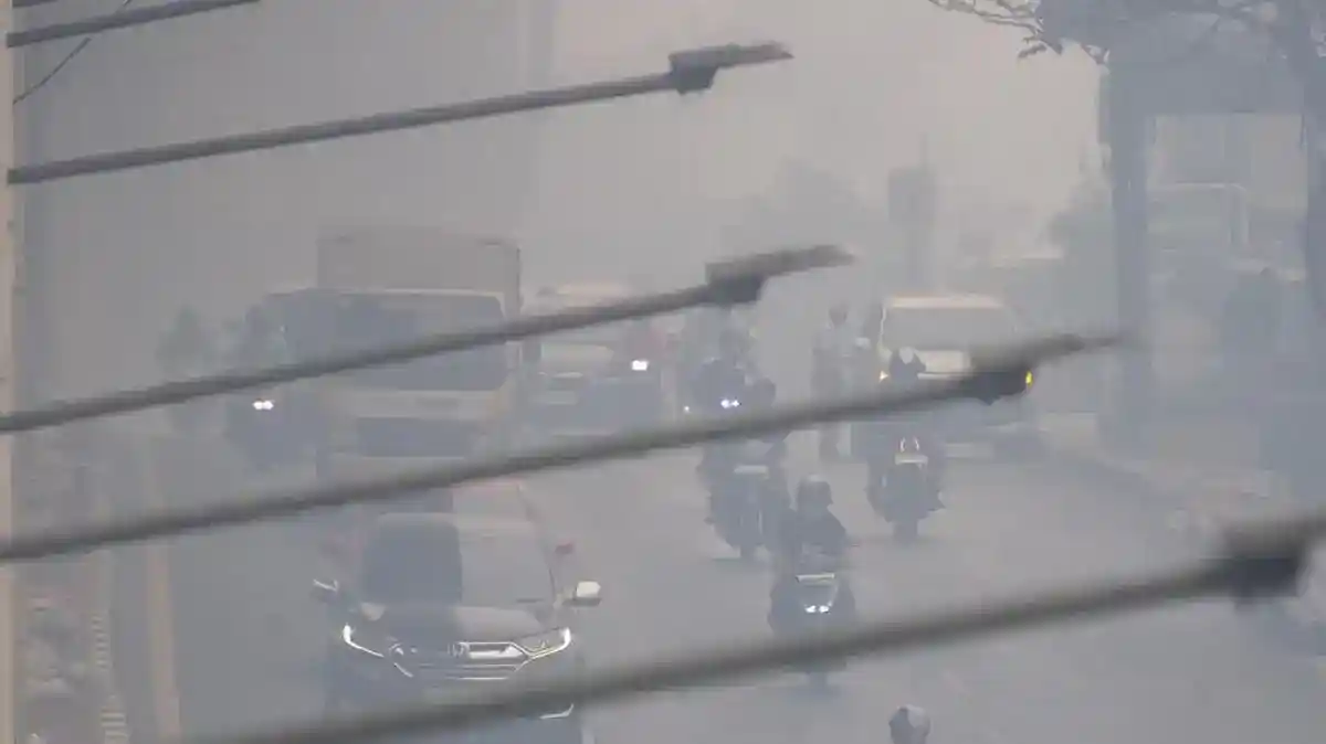 Kabut Asap Palembang Tekan Penghasilan Pedagang, BNPB Perkuat Penanganan Karhutla