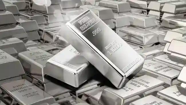 Tekanan Inflasi dan Aksi Jual Seret Harga Perak ke US$53,89 per Troy Ons