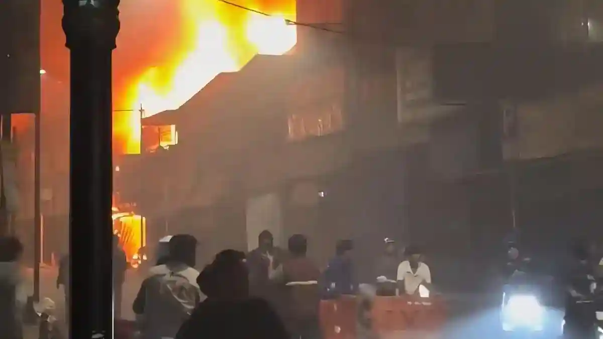 Kebakaran Hanguskan Tiga Ruko di Suryakencana, Instalasi Listrik Tua Diduga Jadi Pemicu
