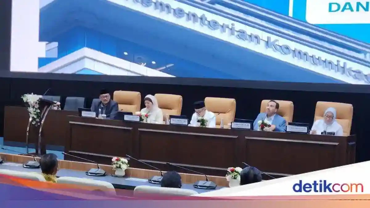 Menkomdigi Nilai YouTube dan Grup Meta Berisiko Tinggi bagi Anak