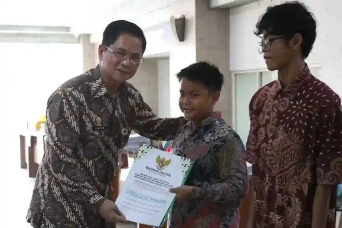 414 Pelajar Jaksel Mendapat Bantuan untuk Mengambil Ijazah Tertunda