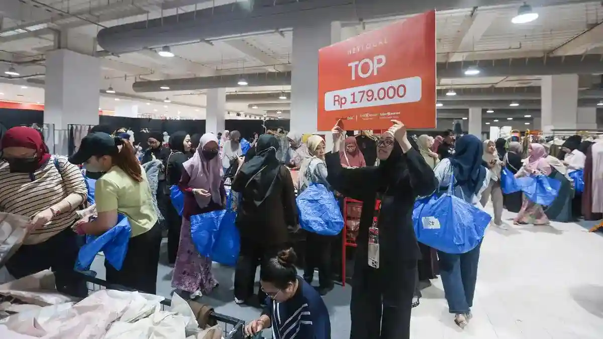 Ramai Berburu Diskon di Imperfect Sale Blok M Square