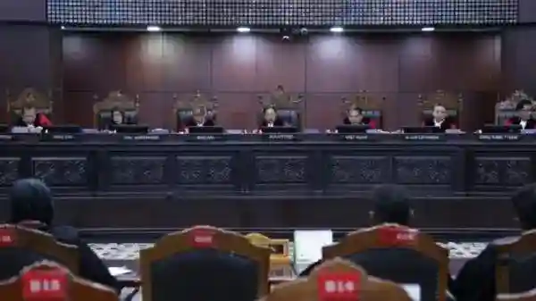 MK Perjelas Aturan Pemberhentian Sementara Kepala Daerah Berstatus Terdakwa
