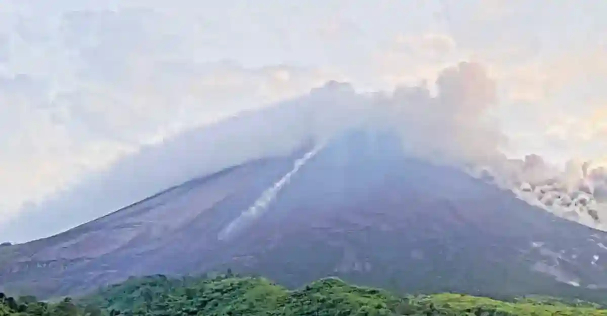Suplai Magma Berlanjut, Merapi Tetap Berstatus Siaga