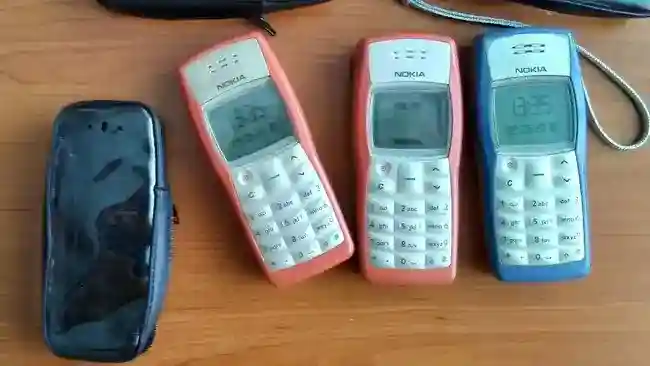 Gen Z Mulai Melirik Ponsel Sederhana saat Jenuh dengan Layar Smartphone