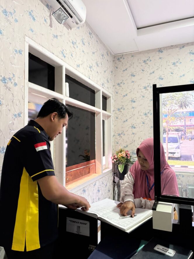 
Polantas Menyapa, Inovasi Pelayanan Humanis Polisi Dekatkan Layanan Lalu Lintas ke Masyarakat