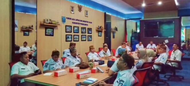 
Dishub Probolinggo Gaspol Tertibkan Kelas Jalan, Camat Diminta Turun Langsung ke Lapangan